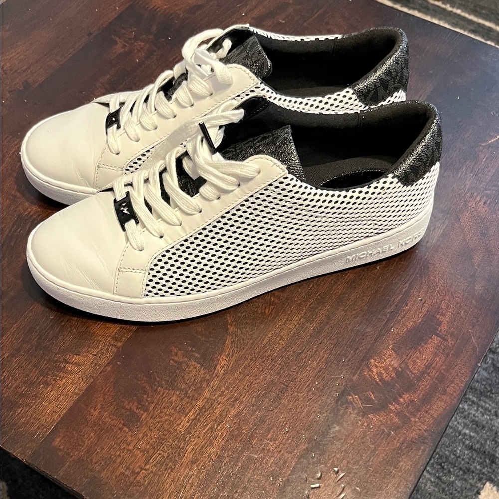 Michael Kors White and Black Men's used good condition - Picture 7 of 13